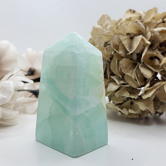 Pistazien Calcit Tower 6,5cm