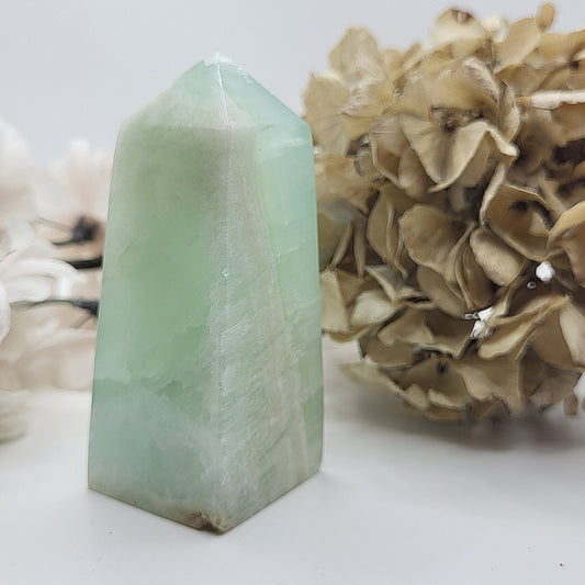 Pistazien Calcit Tower 7,5cm