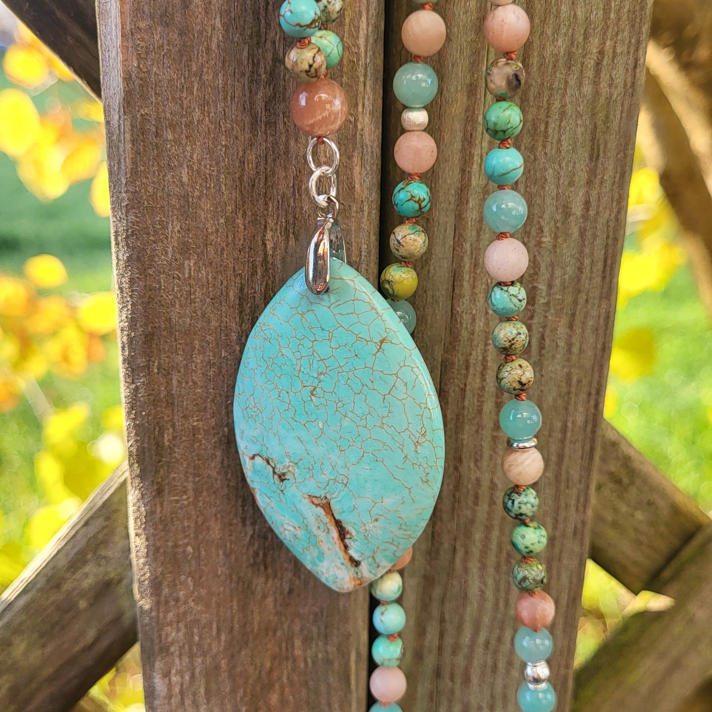 Lange Halskette Türkis Howlith / Amazonit / Mondstein