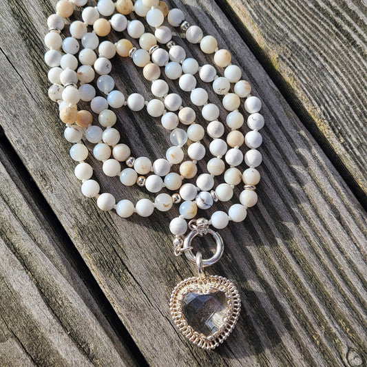 Lange Halskette weisser Opal / Bergkristall